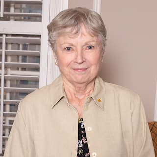 lyn mares headshot 2023